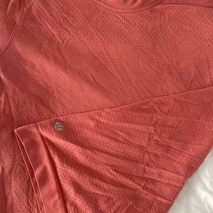 Lululemon top